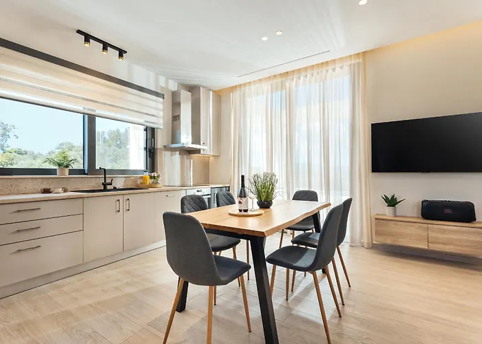 Euphoria Hill Luxury 3br With Private Pool & Sea View, By Tk Premium וילה ארגאסי