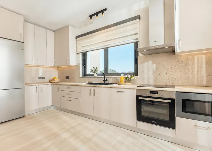 Euphoria Hill Luxury 3br With Private Pool & Sea View, By Tk Premium וילה