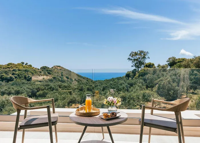 Euphoria Hill Luxury 3br With Private Pool & Sea View, By Tk Premium וילה