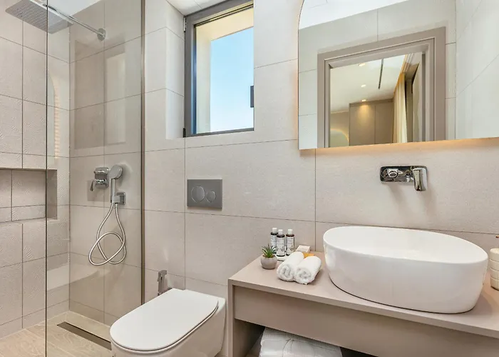 Euphoria Hill Luxury 3br With Private Pool & Sea View, By Tk Premium * ארגאסי